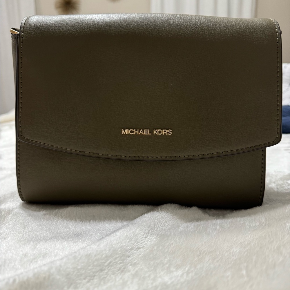 Green Micheal Kors Purse